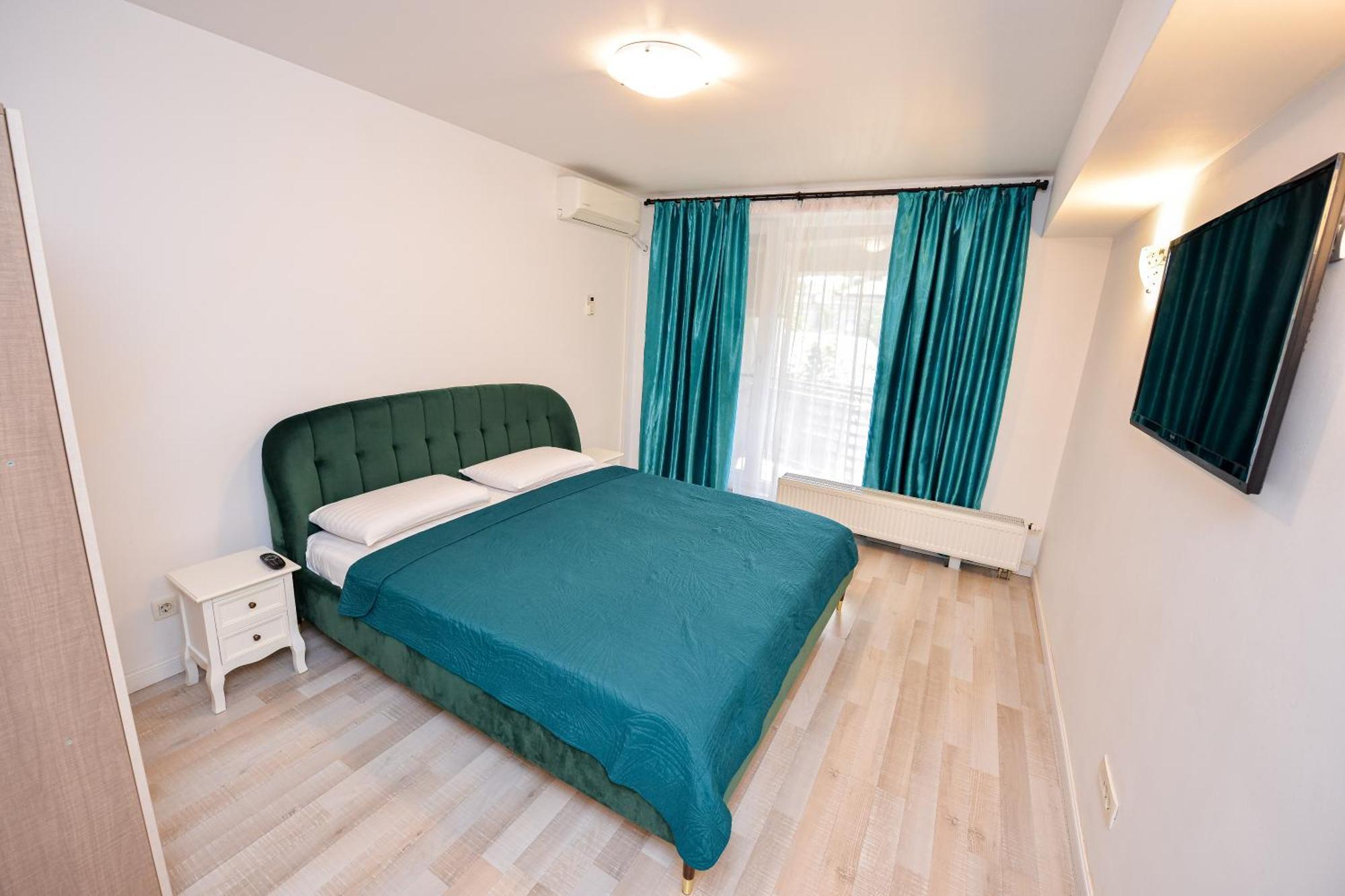Adam And Eve Luxury - Shabbat Friendly